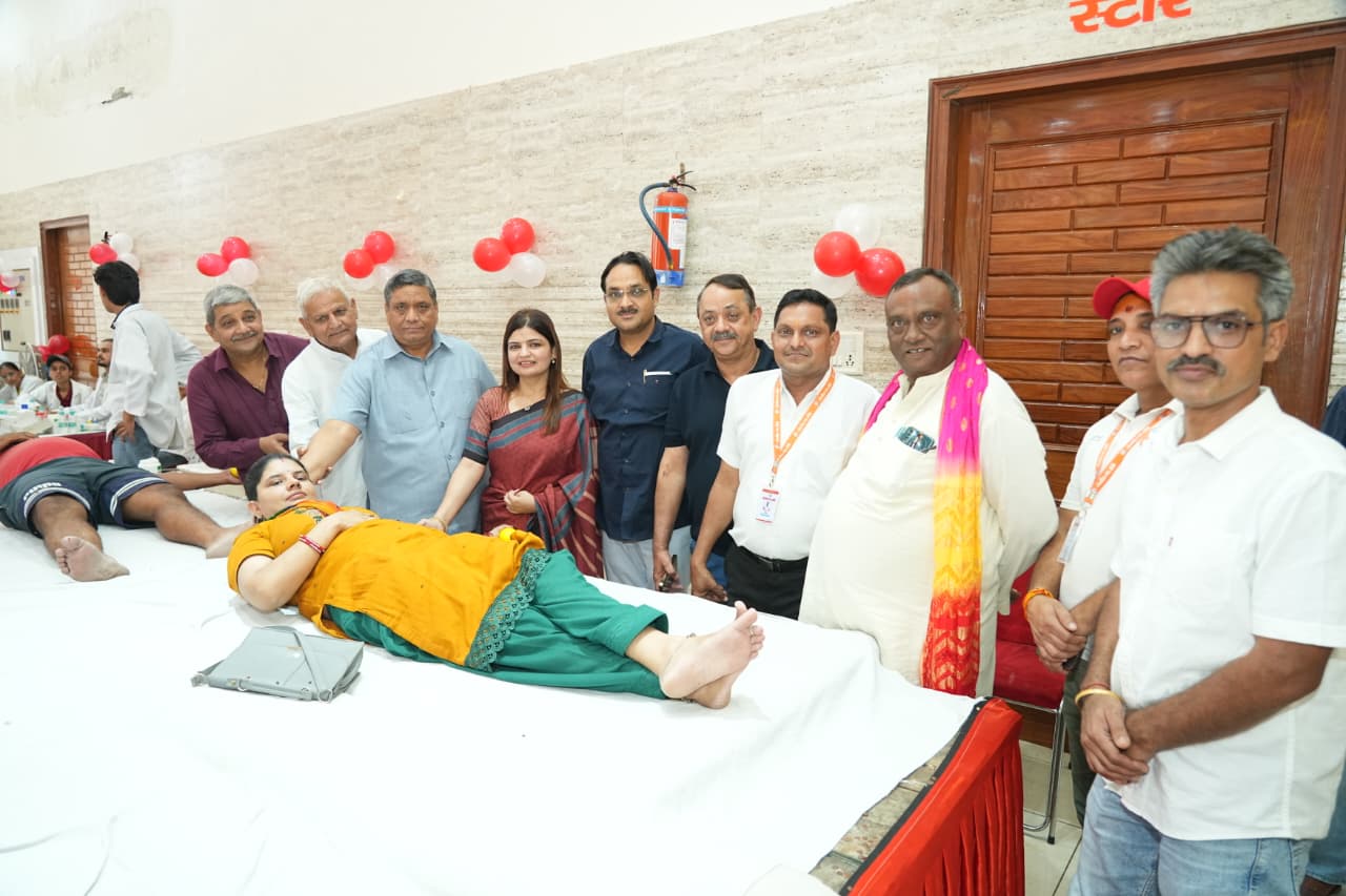 विकास मान मैमोरियल ट्रस्ट द्वारा रक्तदान,नेत्र जांच एवं मोतियाबिंद ऑपरेशन चयन शिविर आयोजित